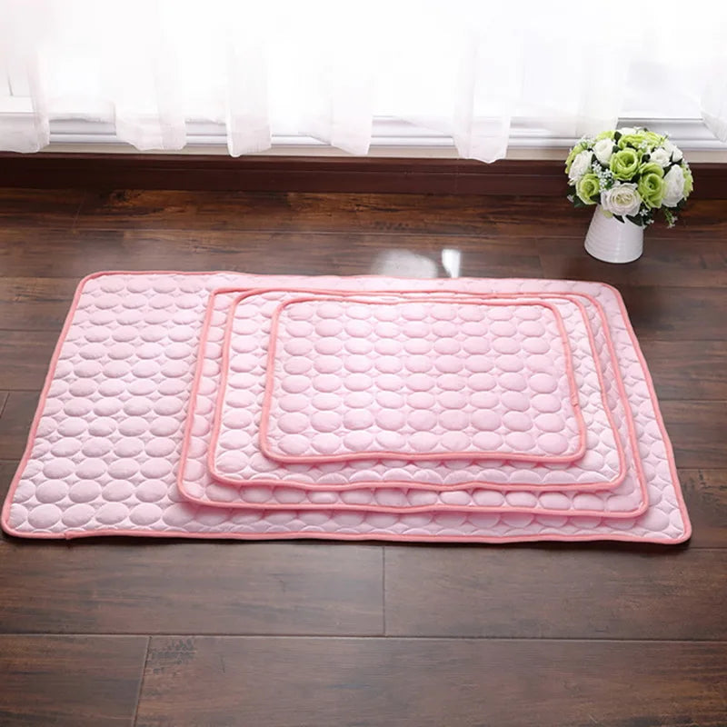 Dog Cooling Mat Breathable Summer Pad for Dogs & Cats